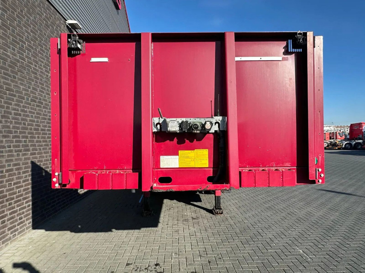 HRD SPLB 4 N. BALLAST TRAILER, 3E EN 4E ASSEN GESTUU - Dropside/ Flatbed semi-trailer: picture 4 HRD SPLB 4 N. BALLAST TRAILER, 3E EN 4E ASSEN GESTUU - Dropside/ Flatbed semi-trailer: picture 4
