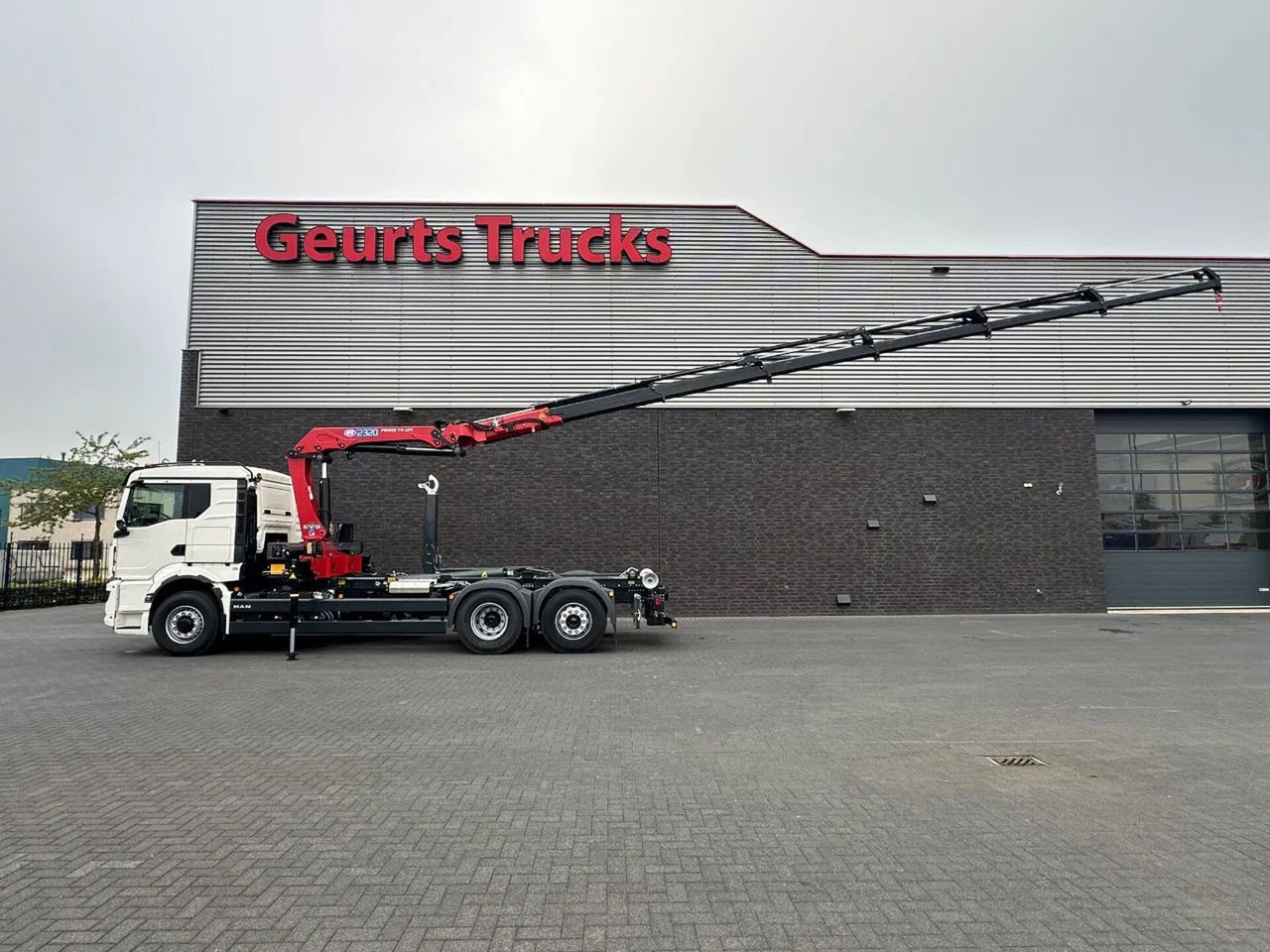 MAN TGS 26.520 6X4H-4 BL NEW MODEL + MEILLER HAAKARM - Hook lift truck, Crane truck: picture 4 MAN TGS 26.520 6X4H-4 BL NEW MODEL + MEILLER HAAKARM - Hook lift truck, Crane truck: picture 4