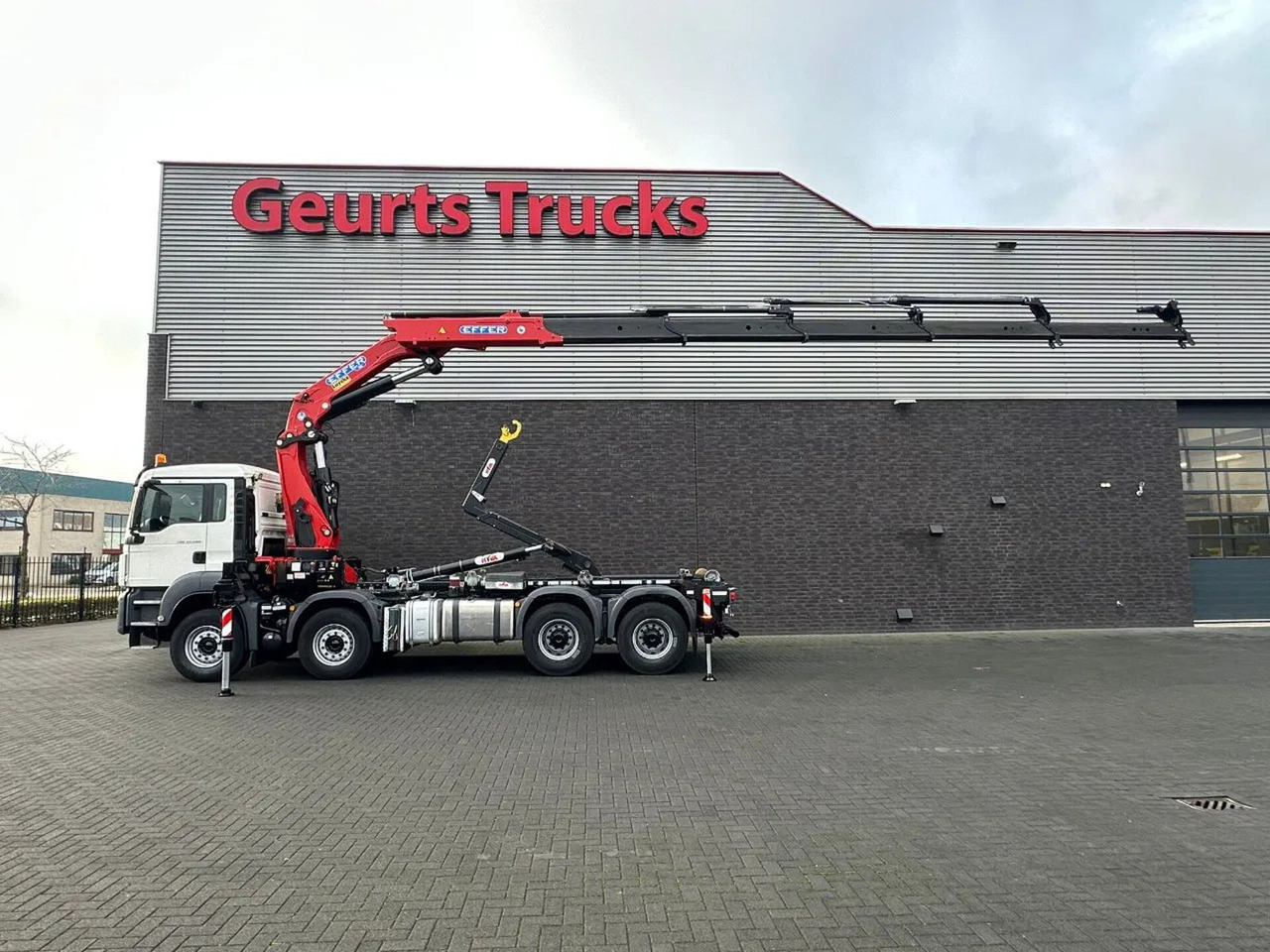 MAN TGS 35.460 8X4 BL+ HYVA 18.55.S HAAKARMSYSTEEM E - Hook lift truck, Crane truck: picture 1 MAN TGS 35.460 8X4 BL+ HYVA 18.55.S HAAKARMSYSTEEM E - Hook lift truck, Crane truck: picture 1