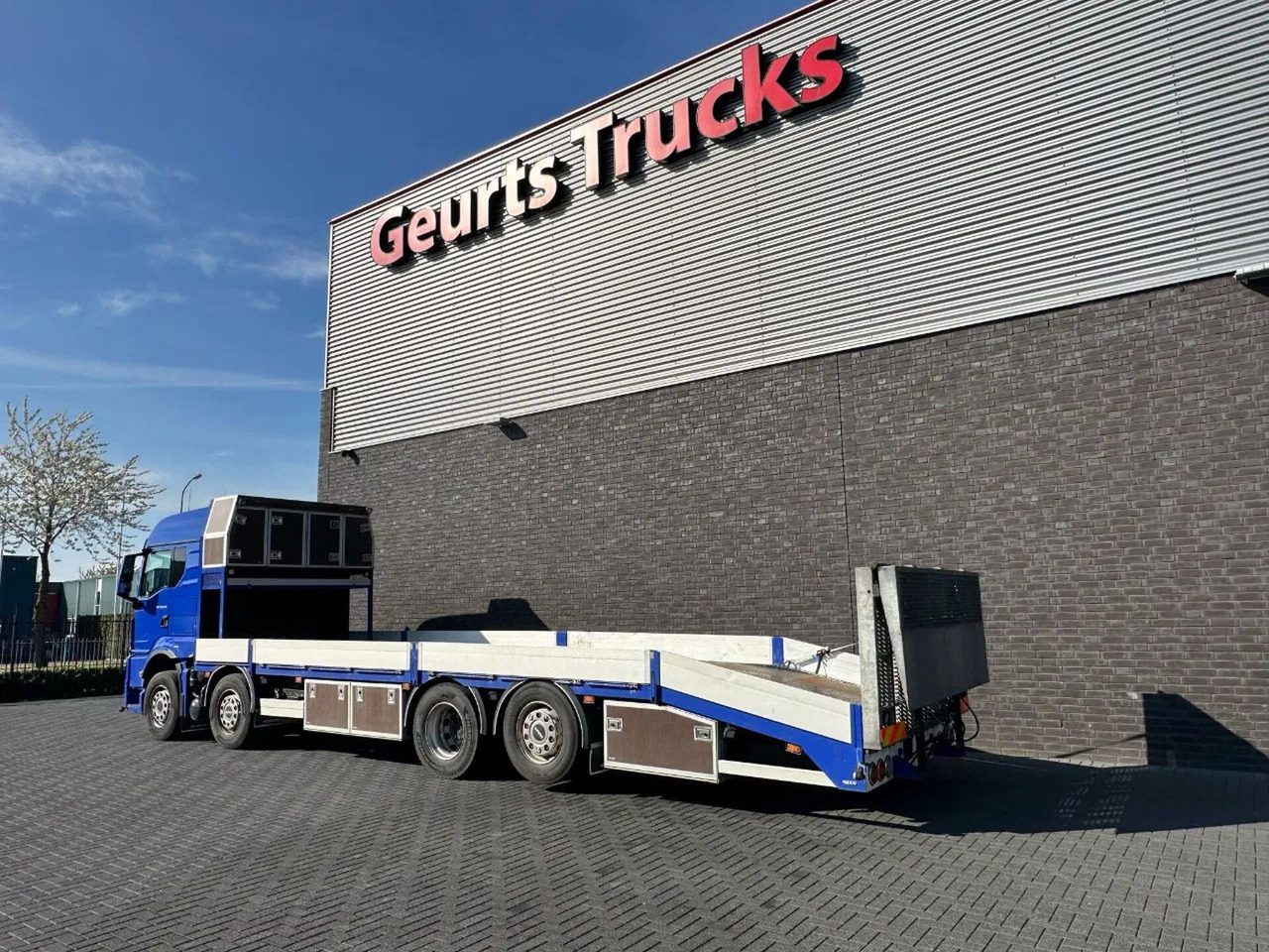 MAN TGS 35.510 8X2-6BL OPRIJWAGEN/MACHINE TRANSPORTE - Autotransporter truck: picture 3 MAN TGS 35.510 8X2-6BL OPRIJWAGEN/MACHINE TRANSPORTE - Autotransporter truck: picture 3