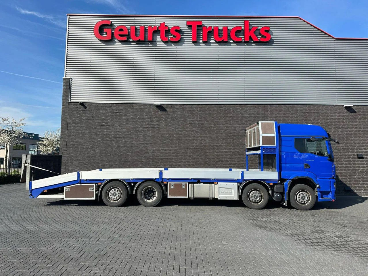 MAN TGS 35.510 8X2-6BL OPRIJWAGEN/MACHINE TRANSPORTE - Autotransporter truck: picture 4 MAN TGS 35.510 8X2-6BL OPRIJWAGEN/MACHINE TRANSPORTE - Autotransporter truck: picture 4