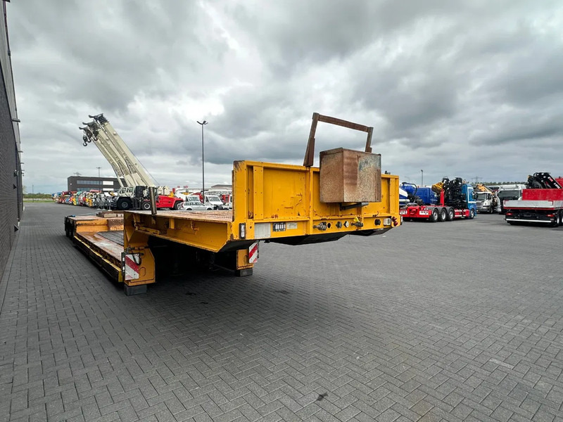 Nooteboom EURO-48-03 DIEPLADER / TIEFLADER / LOW LOADER MET HYDRAULISCH VERING EN STUURASSEN - Low loader semi-trailer: picture 4 Nooteboom EURO-48-03 DIEPLADER / TIEFLADER / LOW LOADER MET HYDRAULISCH VERING EN STUURASSEN - Low loader semi-trailer: picture 4
