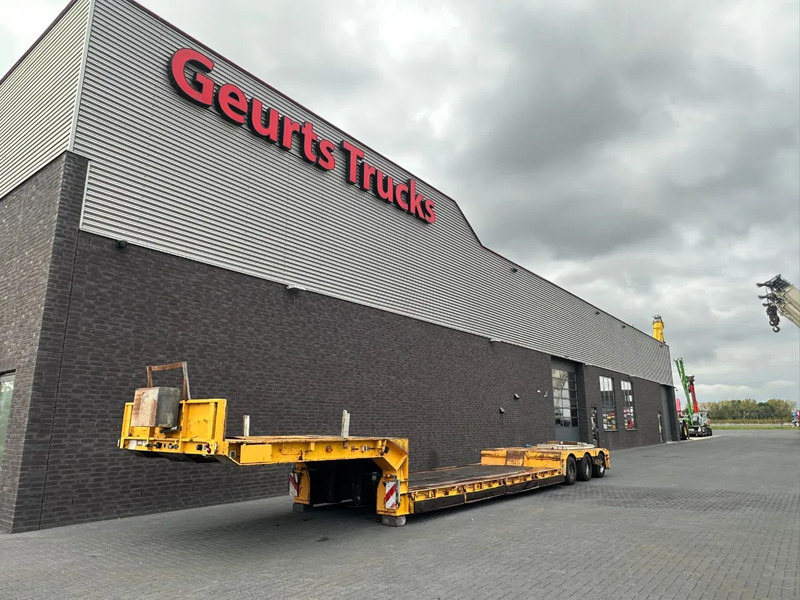 Nooteboom EURO-48-03 DIEPLADER / TIEFLADER / LOW LOADER MET HYDRAULISCH VERING EN STUURASSEN - Low loader semi-trailer: picture 2 Nooteboom EURO-48-03 DIEPLADER / TIEFLADER / LOW LOADER MET HYDRAULISCH VERING EN STUURASSEN - Low loader semi-trailer: picture 2