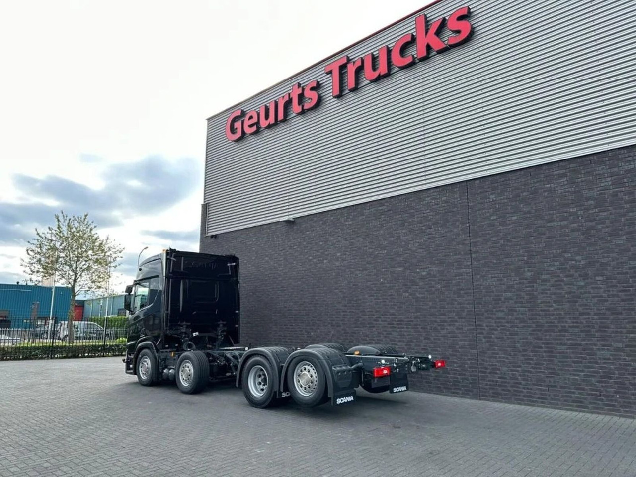 Scania R540 NGS 8X2 CHASSIS NIEUW/NEUE/NEW FULL OPTIONS - Cab chassis truck: picture 3 Scania R540 NGS 8X2 CHASSIS NIEUW/NEUE/NEW FULL OPTIONS - Cab chassis truck: picture 3