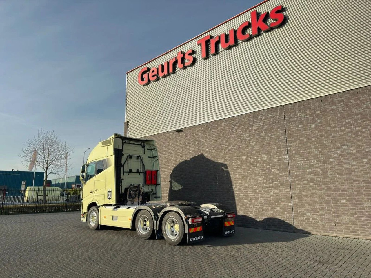 Volvo FH 16.750 6X4 XXL CABINE TREKKER/SZM/TRACTOR - Tractor unit: picture 3 Volvo FH 16.750 6X4 XXL CABINE TREKKER/SZM/TRACTOR - Tractor unit: picture 3
