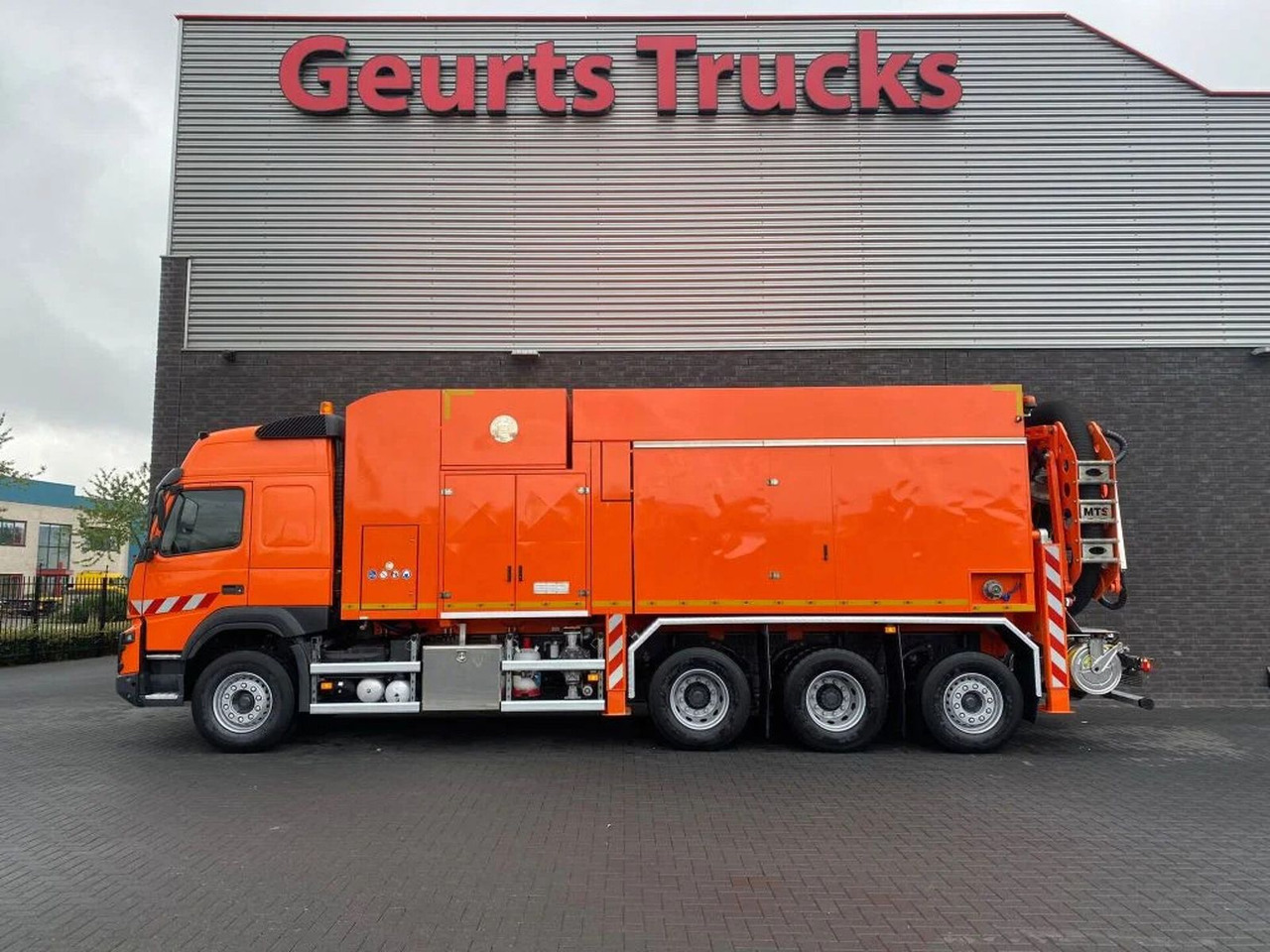 Volvo FMX 510 8X4 TRIDEM + MTS DINO 5 SAUGBAGGER/SUCTI - Vacuum truck: picture 1 Volvo FMX 510 8X4 TRIDEM + MTS DINO 5 SAUGBAGGER/SUCTI - Vacuum truck: picture 1