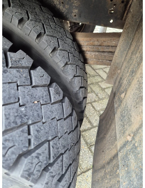 Dropside/ Flatbed truck Mercedes-Benz 811. steel suspension: picture 8