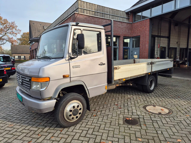 Mercedes-Benz 811. steel suspension - Dropside/ Flatbed truck: picture 2 Mercedes-Benz 811. steel suspension - Dropside/ Flatbed truck: picture 2