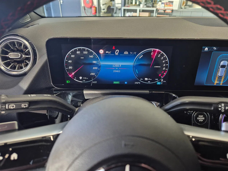 Car Mercedes-Benz GLA 250 E Hybrid AMG line: picture 12