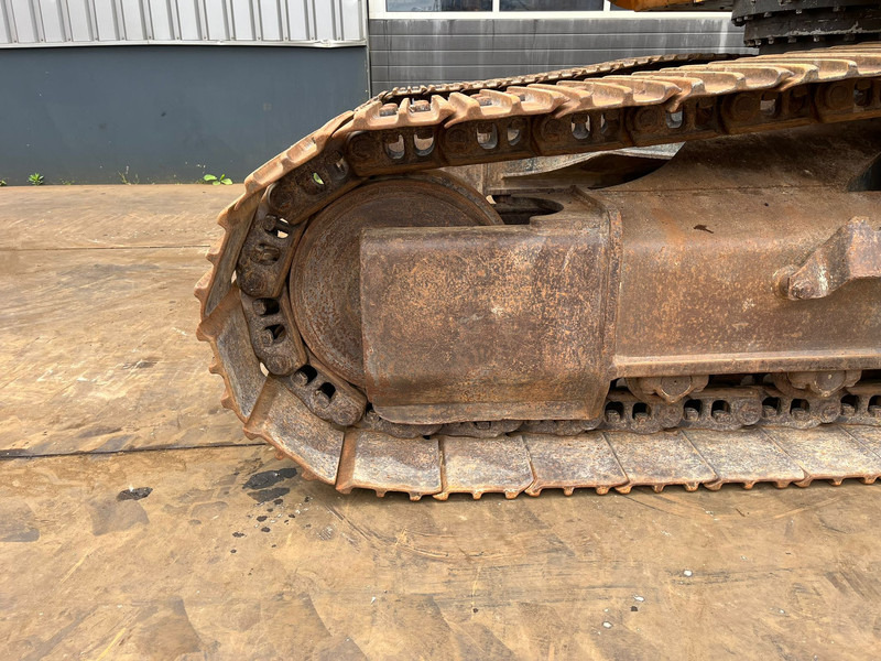 Crawler excavator Case CX250C: picture 8