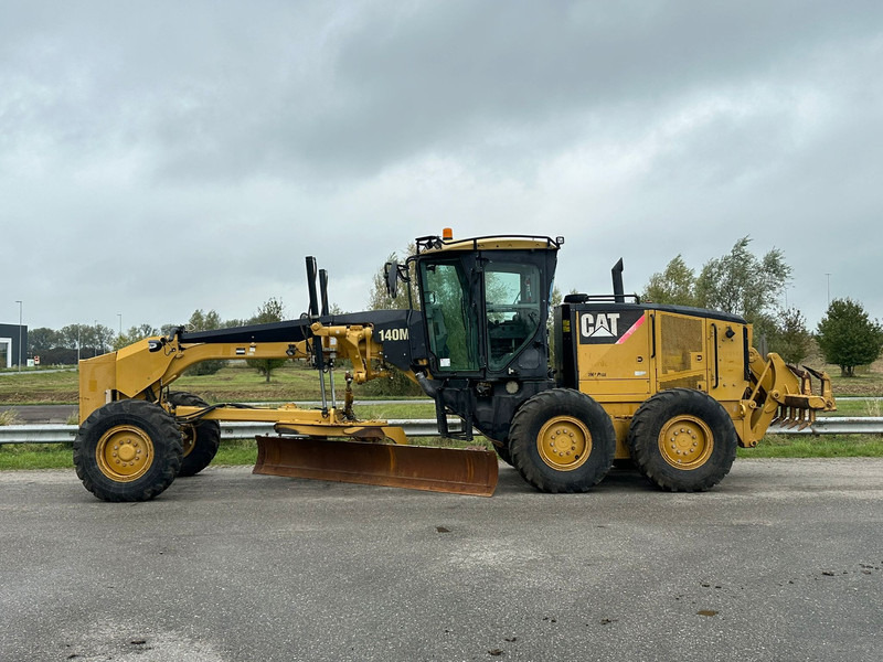 Caterpillar 140M Ripper + Pushblock - Grader: picture 1 Caterpillar 140M Ripper + Pushblock - Grader: picture 1