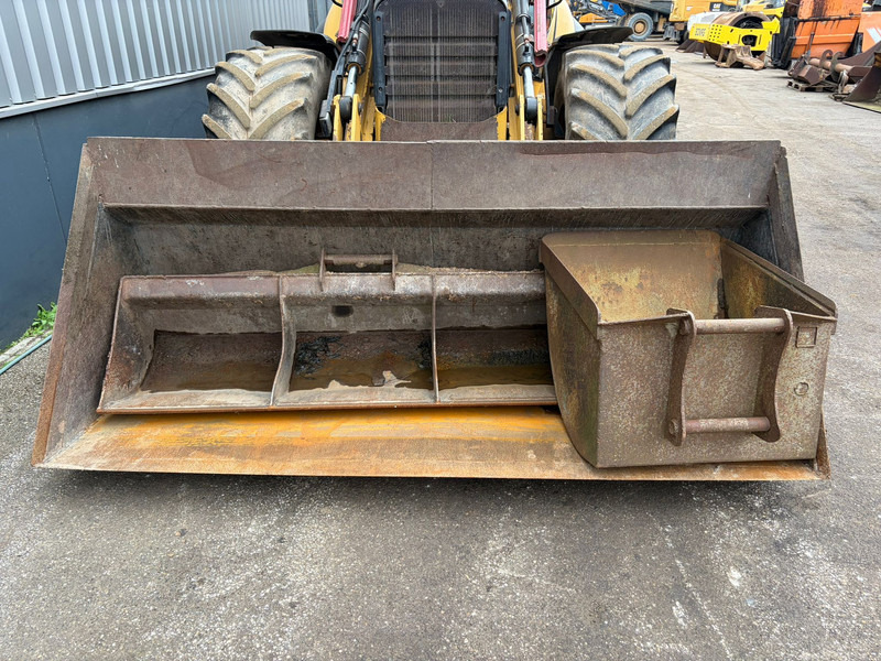 Backhoe loader Caterpillar 444E: picture 13 Backhoe loader Caterpillar 444E: picture 13