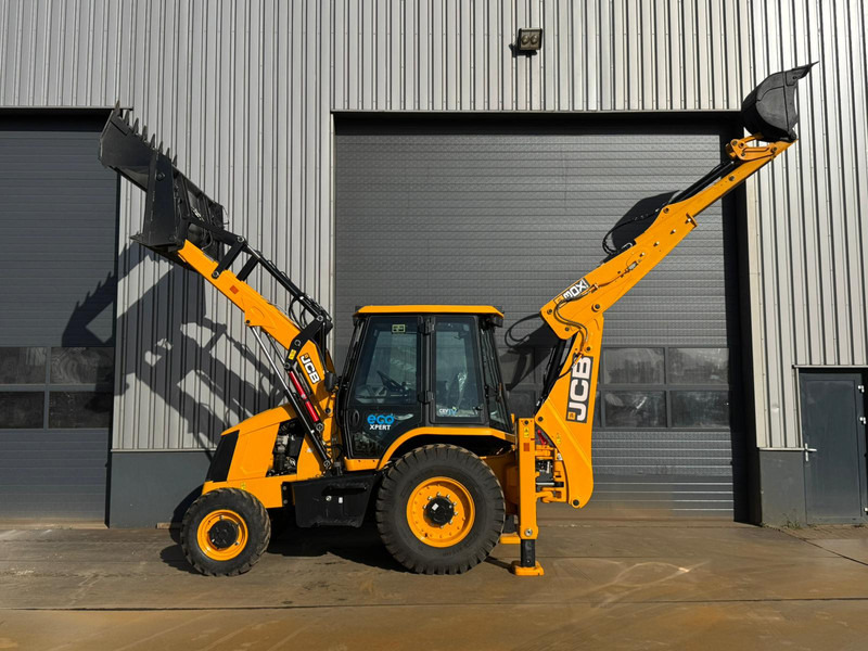 New Backhoe loader JCB 3DX 4x4 Super with extendable boom: picture 8