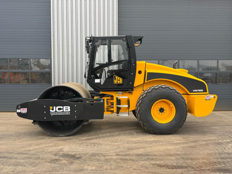 JCB VM166D - Roller: picture 1 JCB VM166D - Roller: picture 1