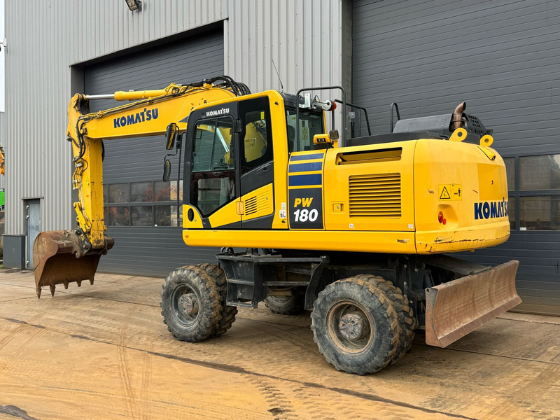 Komatsu PW180-11 - Wheel excavator: picture 3 Komatsu PW180-11 - Wheel excavator: picture 3