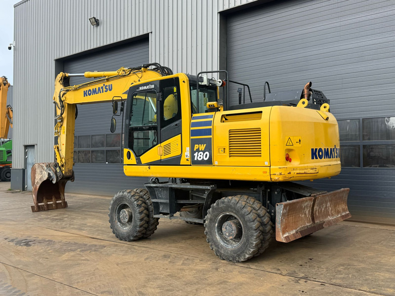 Komatsu PW180-11 - Wheel excavator: picture 2 Komatsu PW180-11 - Wheel excavator: picture 2
