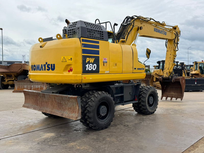 Komatsu PW180-11 - Wheel excavator: picture 5 Komatsu PW180-11 - Wheel excavator: picture 5