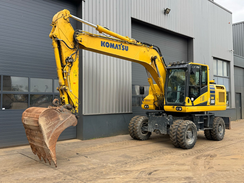Komatsu PW180-11 - Wheel excavator: picture 2 Komatsu PW180-11 - Wheel excavator: picture 2