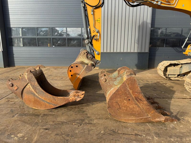 Crawler excavator Liebherr R920LC: picture 9