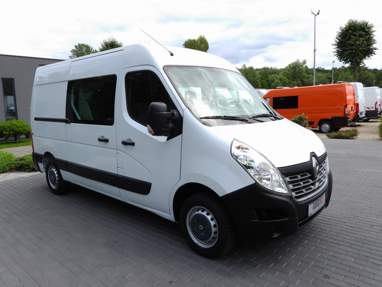 RENAULT MASTER CRUISE CONTROL AIR CONDITIONING 110HP - Commercial vehicle: picture 4 RENAULT MASTER CRUISE CONTROL AIR CONDITIONING 110HP - Commercial vehicle: picture 4