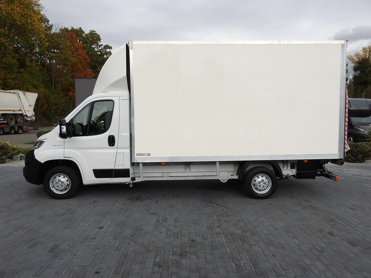 Closed box van FIAT DUCATO BOX LIFT 8 PALLETS CRUISE CONTROL NAVIGATION AIR CONDITIONING LED LIGHTS  130HP: picture 8
