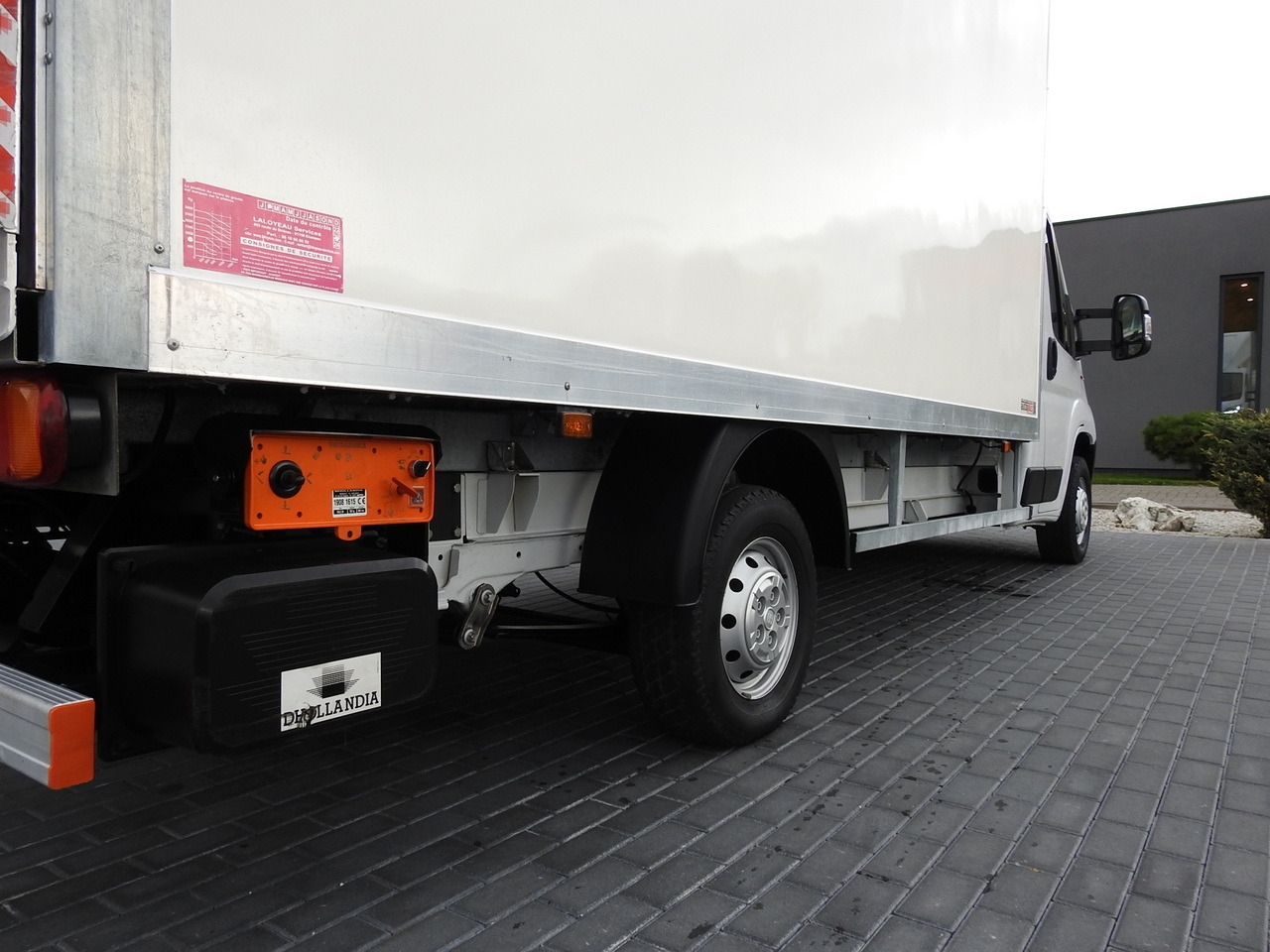 Closed box van FIAT DUCATO BOX LIFT 8 PALLETS CRUISE CONTROL NAVIGATION AIR CONDITIONING LED LIGHTS  130HP: picture 17