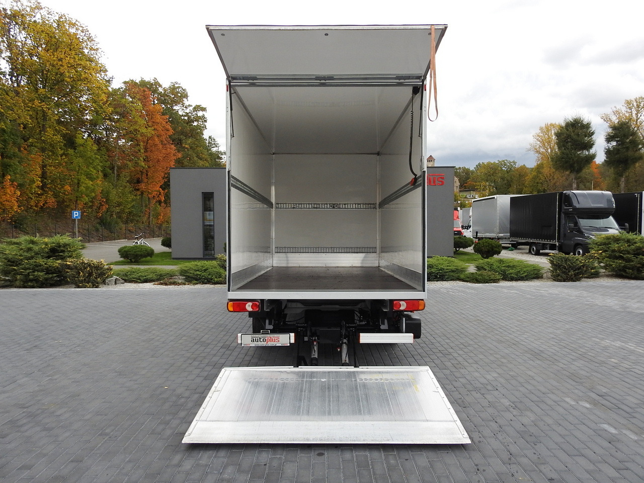 Closed box van FIAT DUCATO BOX LIFT 8 PALLETS CRUISE CONTROL NAVIGATION AIR CONDITIONING LED LIGHTS  130HP: picture 11