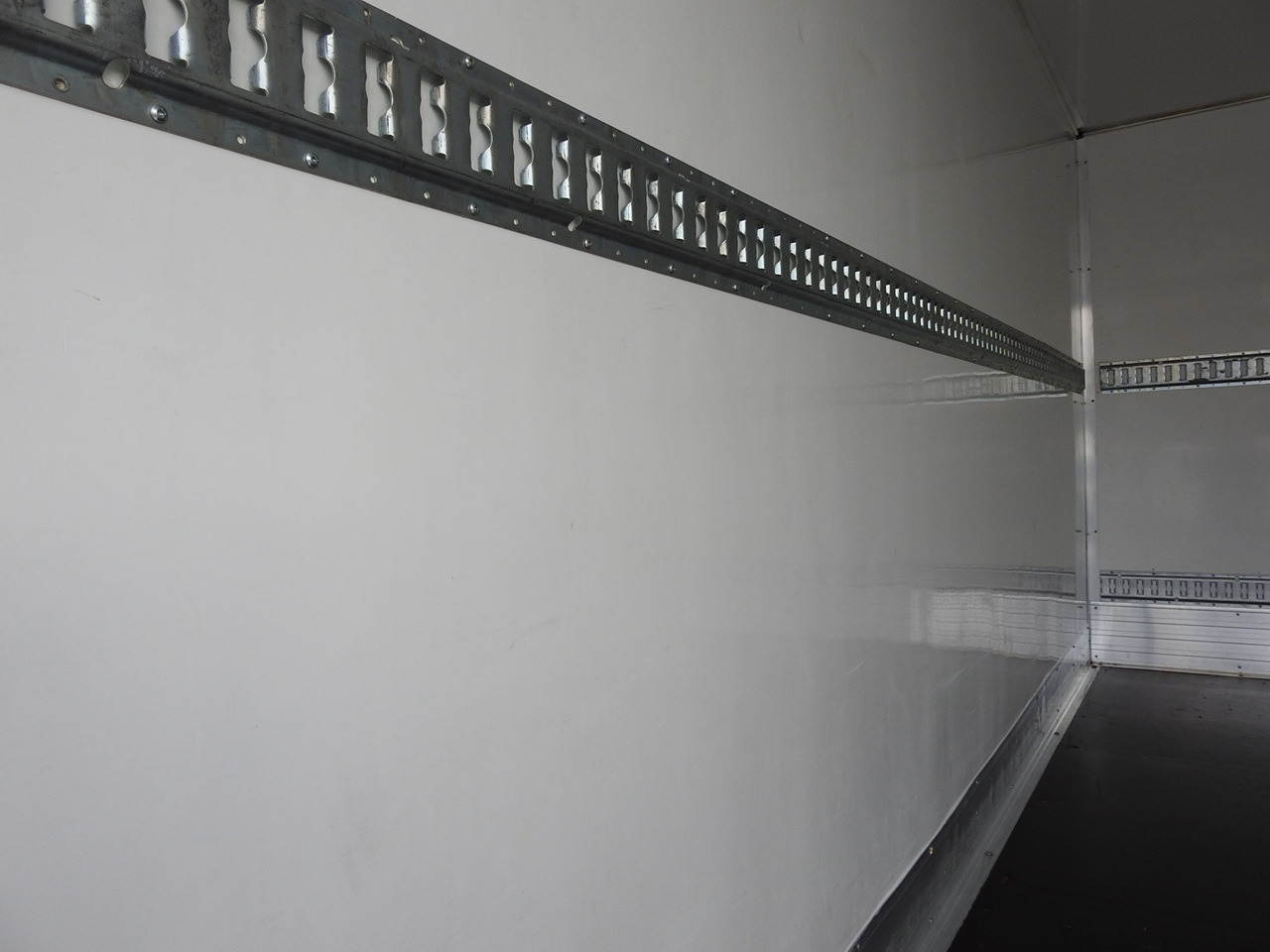 Closed box van FIAT DUCATO BOX LIFT 8 PALLETS CRUISE CONTROL NAVIGATION AIR CONDITIONING LED LIGHTS  130HP: picture 25