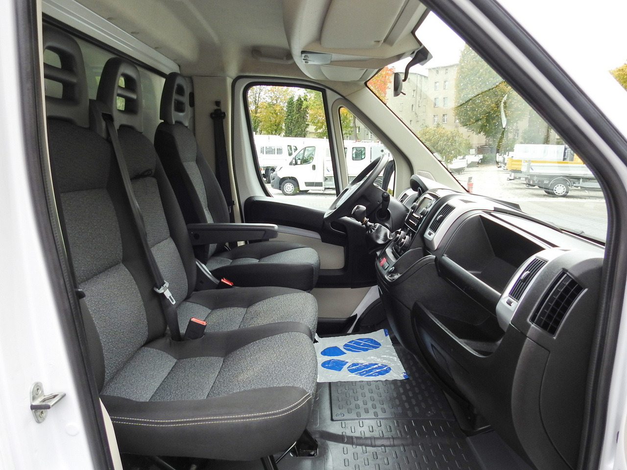 Closed box van FIAT DUCATO BOX LIFT 8 PALLETS CRUISE CONTROL NAVIGATION AIR CONDITIONING LED LIGHTS  130HP: picture 43