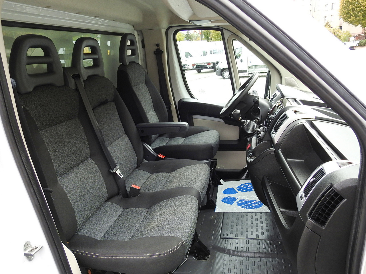 Closed box van FIAT DUCATO BOX LIFT 8 PALLETS CRUISE CONTROL NAVIGATION AIR CONDITIONING LED LIGHTS  130HP: picture 44