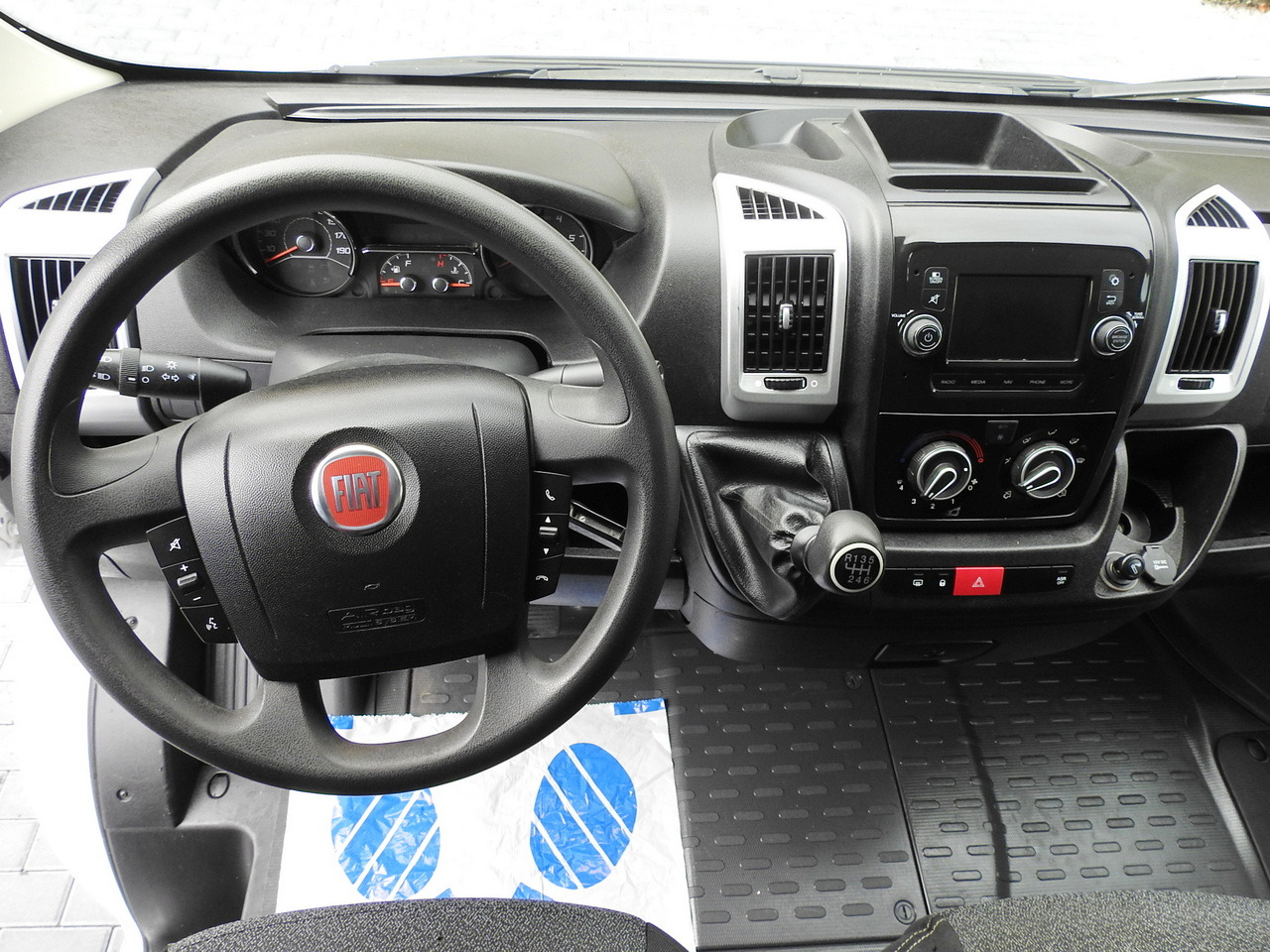 Closed box van FIAT DUCATO BOX LIFT 8 PALLETS CRUISE CONTROL NAVIGATION AIR CONDITIONING LED LIGHTS  130HP: picture 32