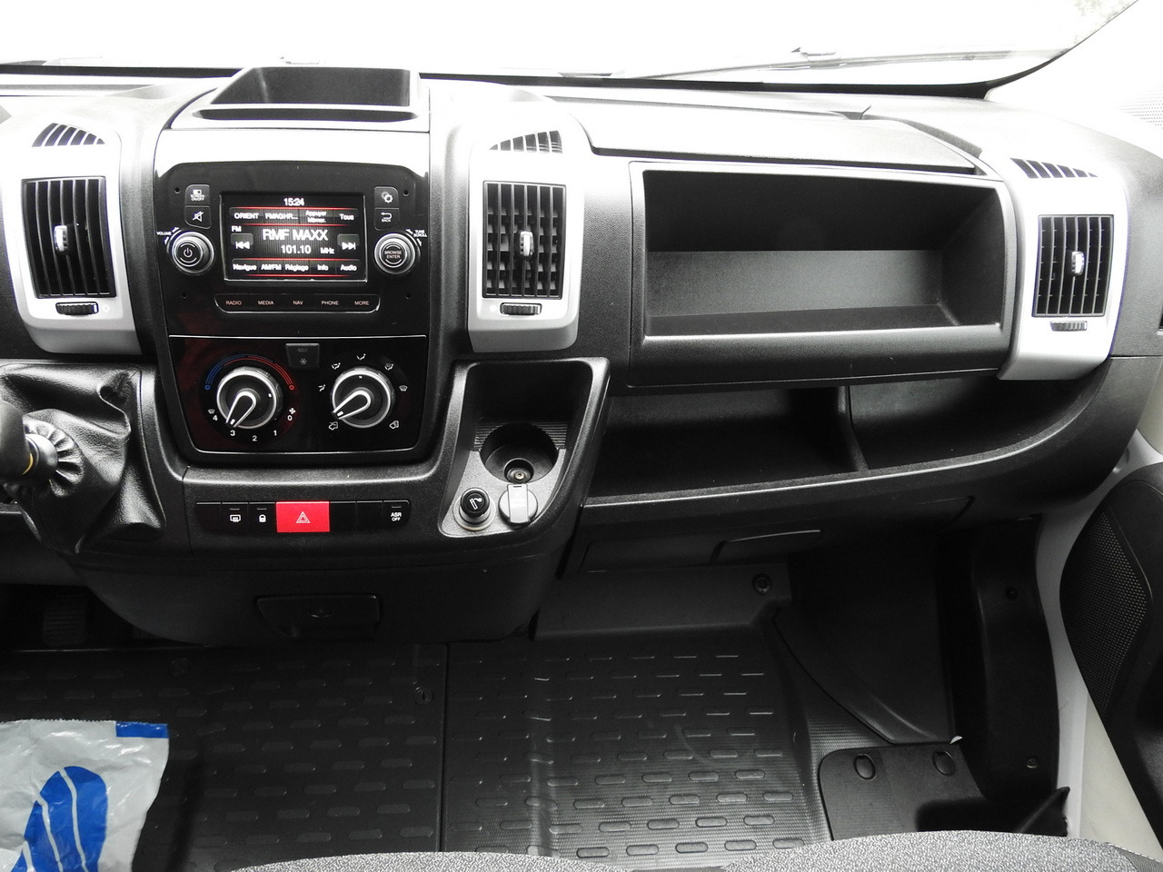 Closed box van FIAT DUCATO BOX LIFT 8 PALLETS CRUISE CONTROL NAVIGATION AIR CONDITIONING LED LIGHTS  130HP: picture 35