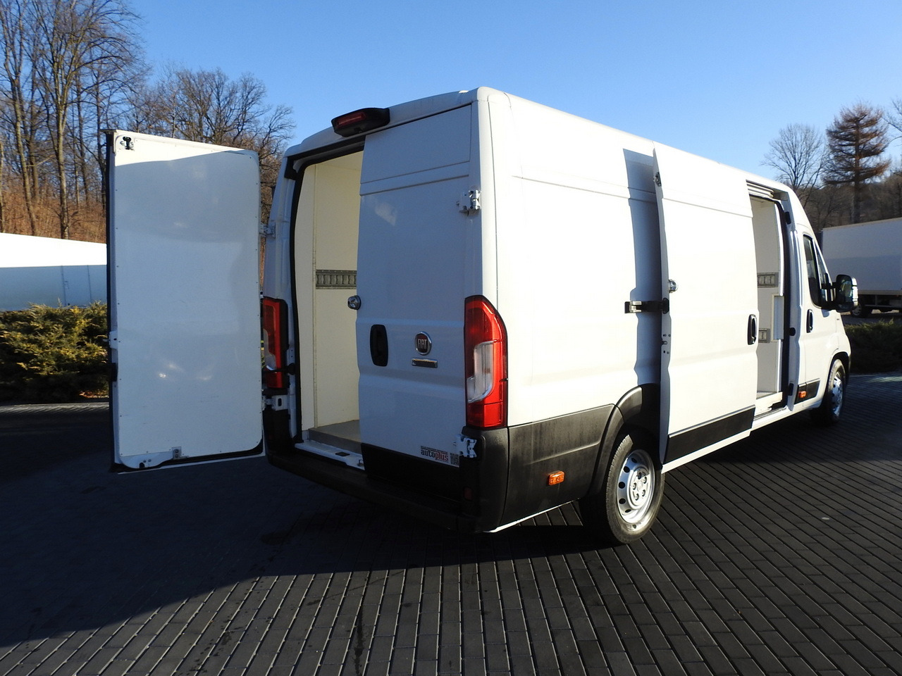 FIAT DUCATO REFRIGERATOR VAN -10*C POWER SUPPLY 230V AIR CONDITIONING  175HP - Refrigerated delivery van: picture 3 FIAT DUCATO REFRIGERATOR VAN -10*C POWER SUPPLY 230V AIR CONDITIONING  175HP - Refrigerated delivery van: picture 3