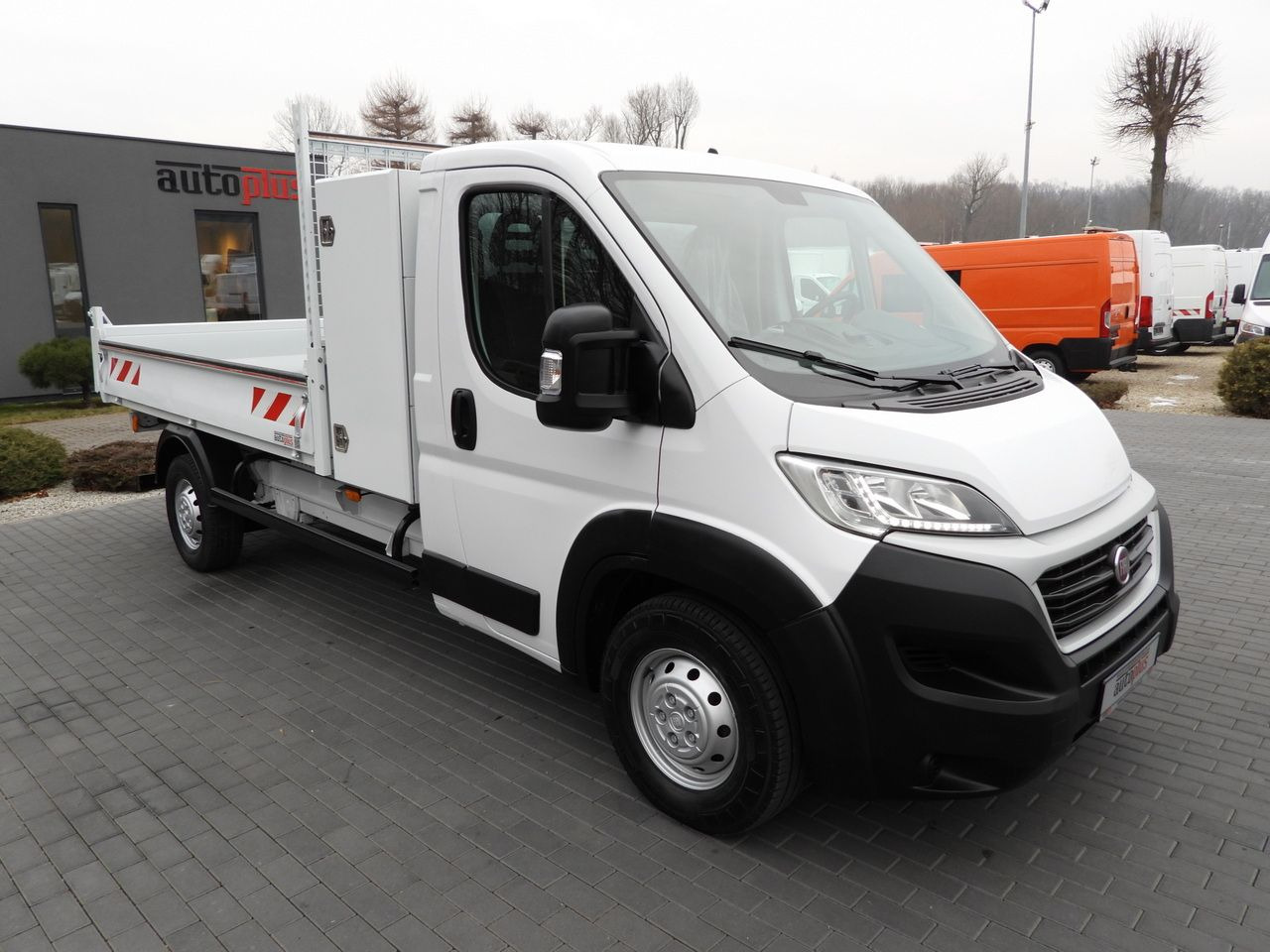 FIAT DUCATO TIPPER CRUISE CONTROL LED LIGHTS AIR CONDITIONING 130HP - Tipper van: picture 4 FIAT DUCATO TIPPER CRUISE CONTROL LED LIGHTS AIR CONDITIONING 130HP - Tipper van: picture 4