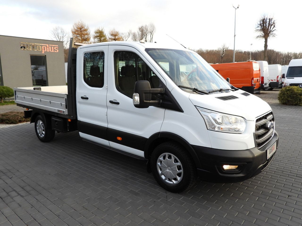 FORD TRANSIT 4x4 STAKE BODY DOUBLE CABIN DOKA 6 SEATS CRUISE CONTROL LED LIGHTS AIR CONDITIONING 170HP - Combi van: picture 4 FORD TRANSIT 4x4 STAKE BODY DOUBLE CABIN DOKA 6 SEATS CRUISE CONTROL LED LIGHTS AIR CONDITIONING 170HP - Combi van: picture 4