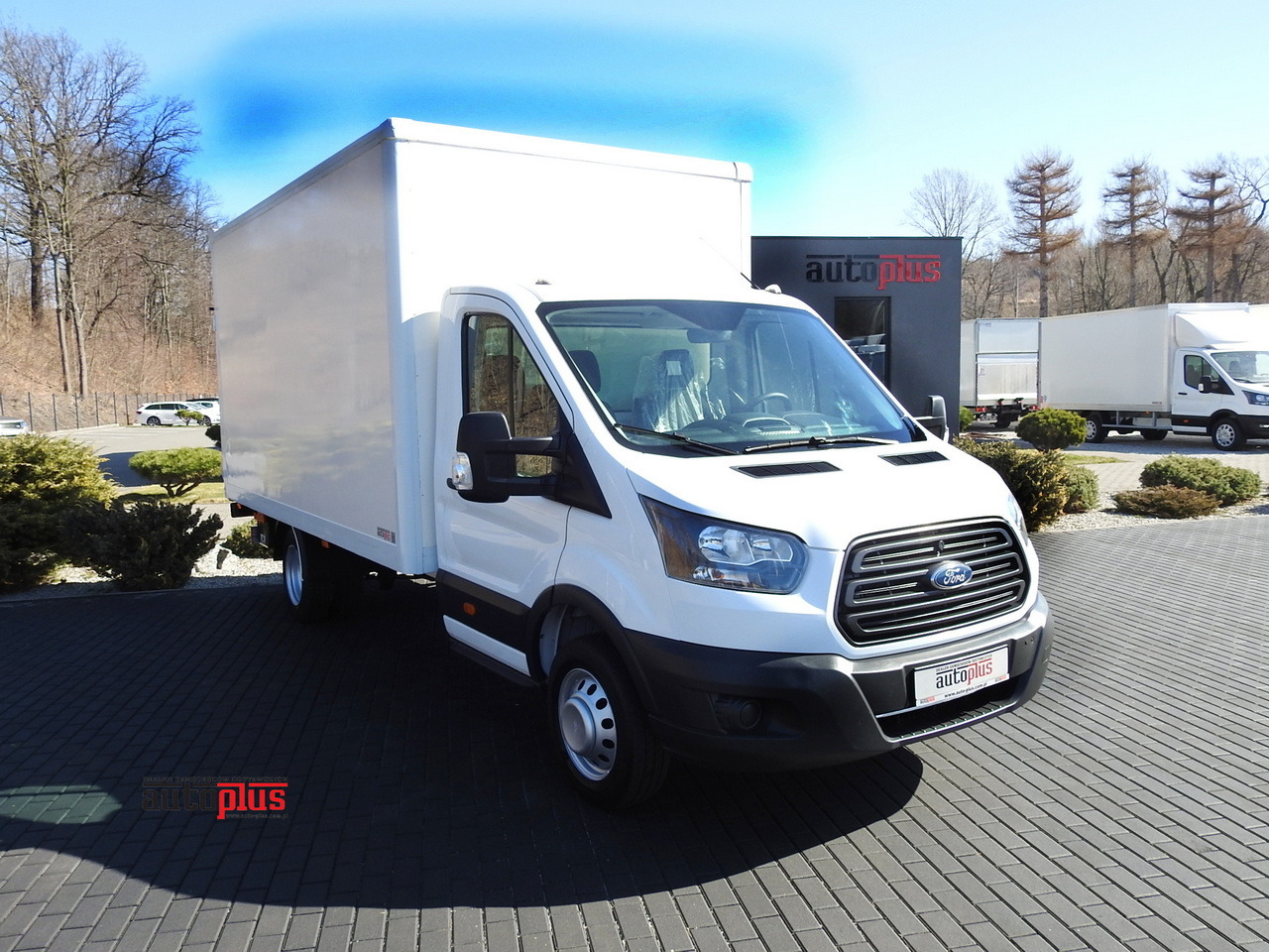 FORD TRANSIT  BOX LIFT 8 PALLETS TWIN WHEELS AIR CONDITIONING  130HP - Closed box van: picture 1 FORD TRANSIT  BOX LIFT 8 PALLETS TWIN WHEELS AIR CONDITIONING  130HP - Closed box van: picture 1