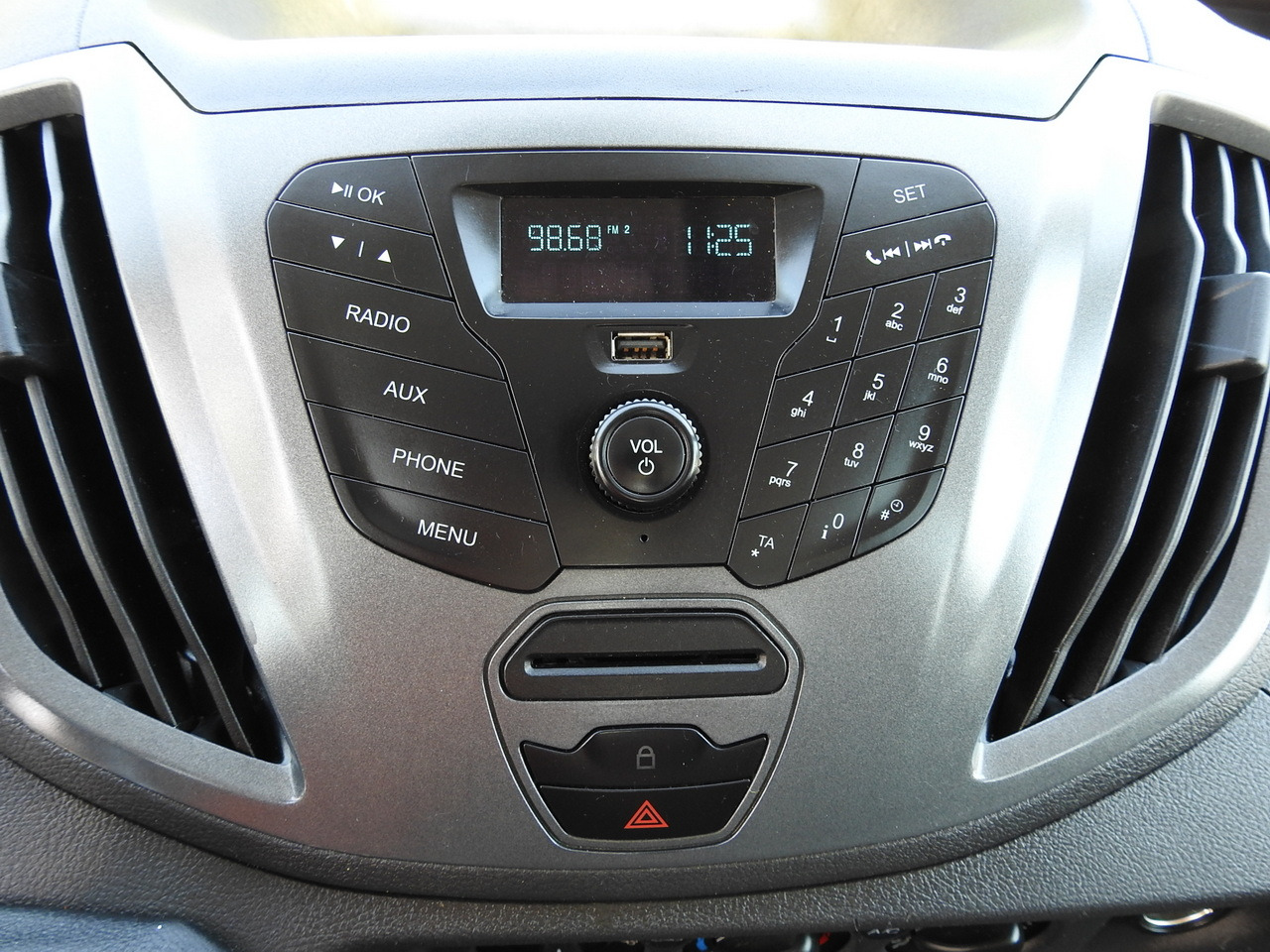 FORD TRANSIT STAKE BODY DOUBLE CABIN DOKA 7 SEATS AIR CONDITIONING  130HP leasing FORD TRANSIT STAKE BODY DOUBLE CABIN DOKA 7 SEATS AIR CONDITIONING  130HP: picture 28