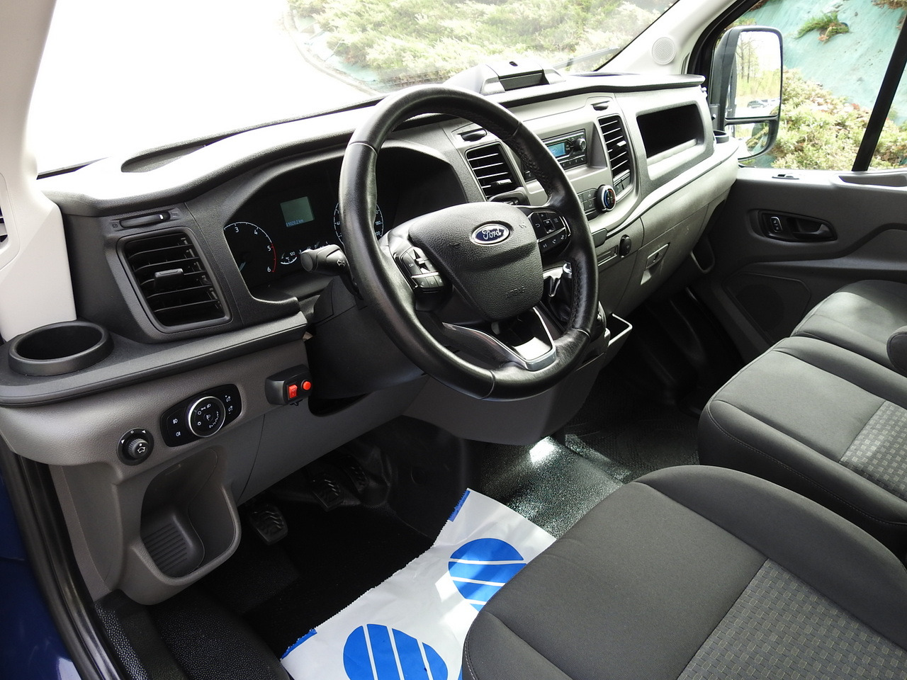 FORD TRANSIT STAKE BODY DOUBLE CABIN DOKA 7 SEATS CRUISE CONTROL AIR CONDITIONING LED LIGHTS 130HP - Open body delivery van: picture 2 FORD TRANSIT STAKE BODY DOUBLE CABIN DOKA 7 SEATS CRUISE CONTROL AIR CONDITIONING LED LIGHTS 130HP - Open body delivery van: picture 2