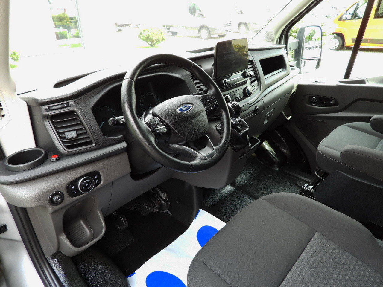 FORD TRANSIT TARPAULIN 10 PALLETS WEBASTO CRUISE CONTROL LED LIGHTS PNEUMATICS AIR CONDITIONING 160HP - Curtain side van: picture 2 FORD TRANSIT TARPAULIN 10 PALLETS WEBASTO CRUISE CONTROL LED LIGHTS PNEUMATICS AIR CONDITIONING 160HP - Curtain side van: picture 2