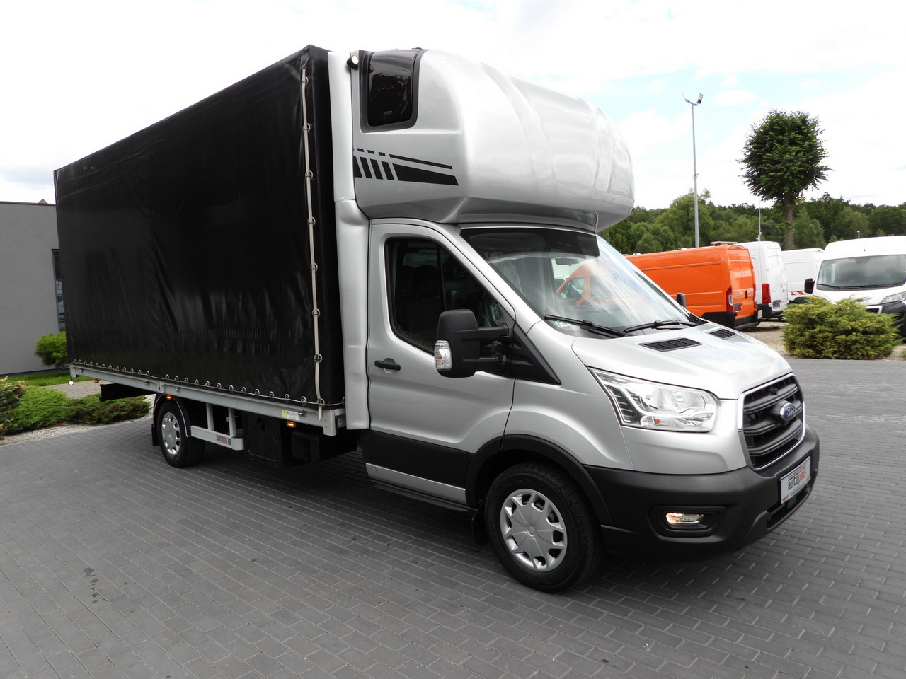 FORD TRANSIT TARPAULIN 10 PALLETS WEBASTO CRUISE CONTROL LED LIGHTS PNEUMATICS AIR CONDITIONING 160HP - Curtain side van: picture 4 FORD TRANSIT TARPAULIN 10 PALLETS WEBASTO CRUISE CONTROL LED LIGHTS PNEUMATICS AIR CONDITIONING 160HP - Curtain side van: picture 4