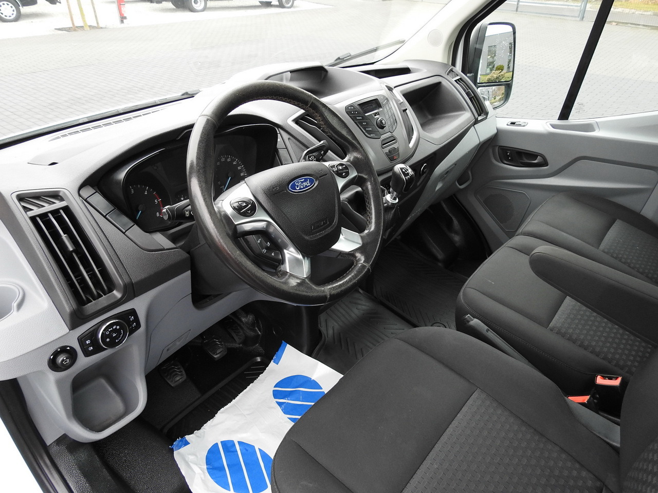 FORD TRANSIT TIPPER CRUISE CONTROL AIR CONDITIONING TWIN WHEELS 170HP - Tipper van: picture 2 FORD TRANSIT TIPPER CRUISE CONTROL AIR CONDITIONING TWIN WHEELS 170HP - Tipper van: picture 2