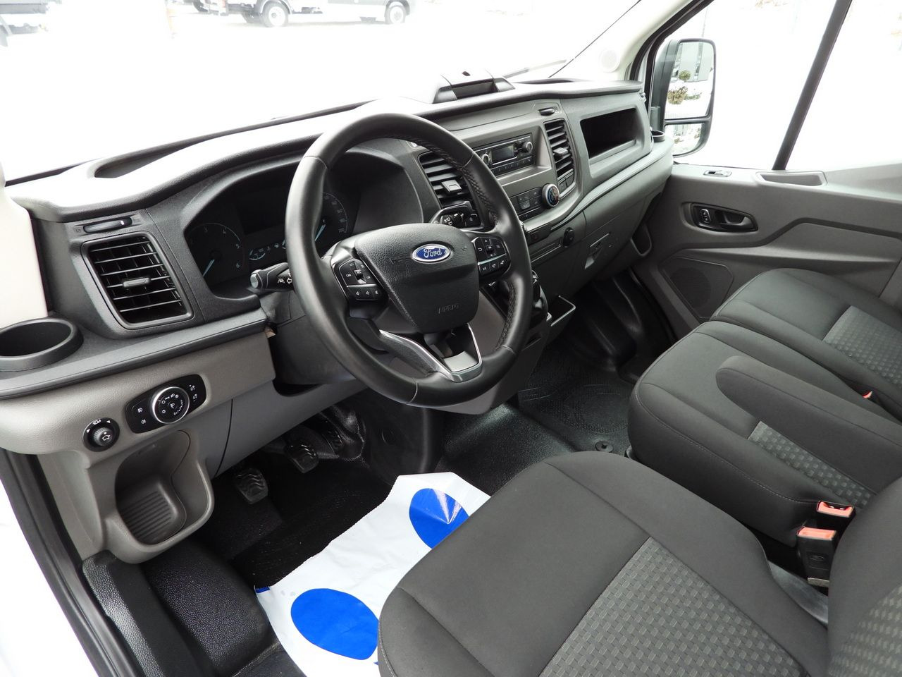 FORD TRANSIT TIPPER CRUISE CONTROL LED LIGHTS TWIN WHEELS AIR CONDITIONING 170HP - Tipper van: picture 2 FORD TRANSIT TIPPER CRUISE CONTROL LED LIGHTS TWIN WHEELS AIR CONDITIONING 170HP - Tipper van: picture 2