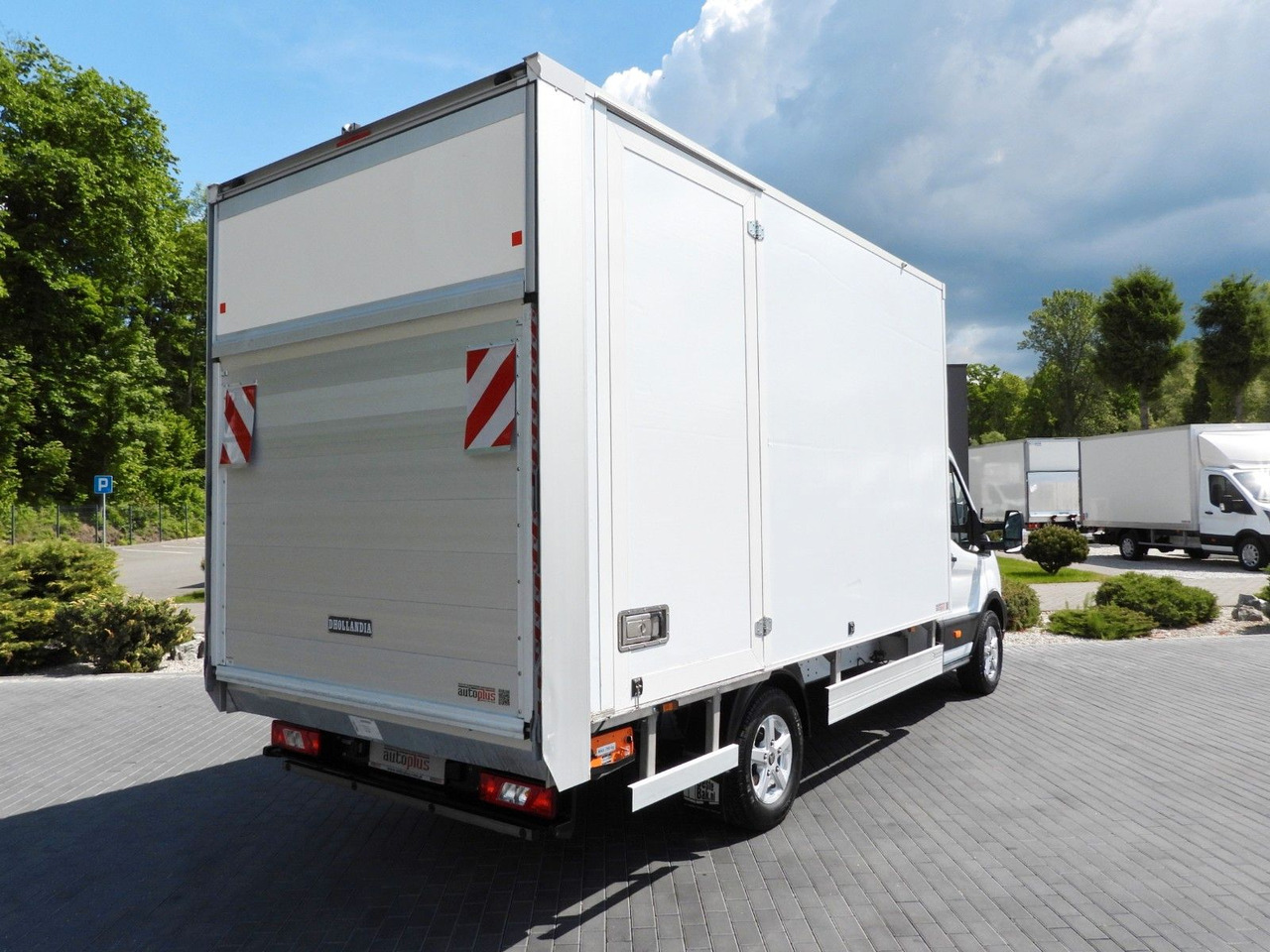 Ford TRANSIT KOFFER AUFZUG 8 PALETTEN TEMPOMAT - Closed box van: picture 3 Ford TRANSIT KOFFER AUFZUG 8 PALETTEN TEMPOMAT - Closed box van: picture 3