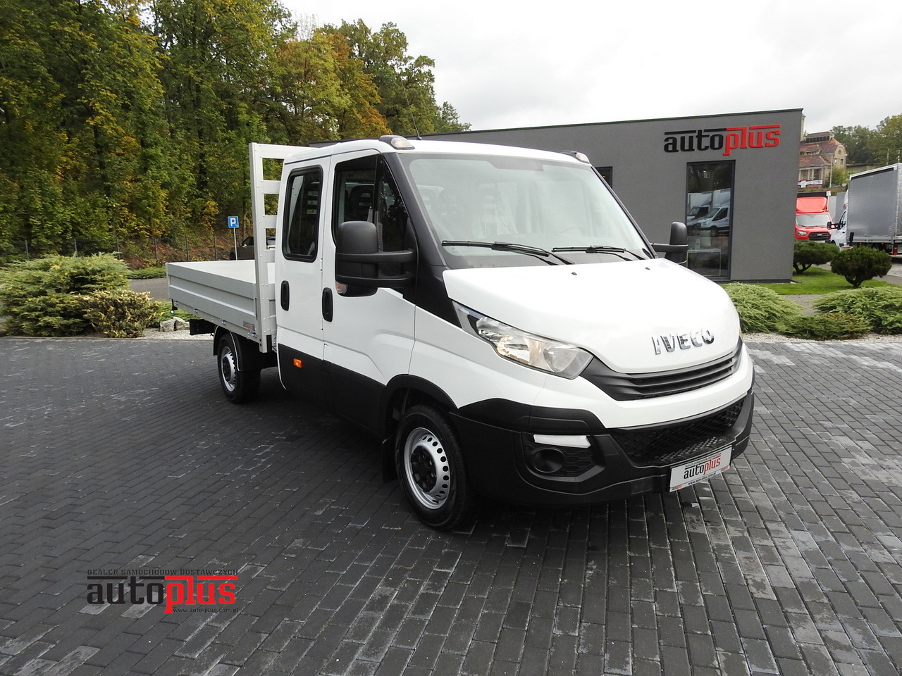IVECO DAILY 35S15 STAKE BODY DOUBLE CABIN DOKA 7 SEATS AIR CONDITIONING 150HP - Open body delivery van: picture 1 IVECO DAILY 35S15 STAKE BODY DOUBLE CABIN DOKA 7 SEATS AIR CONDITIONING 150HP - Open body delivery van: picture 1