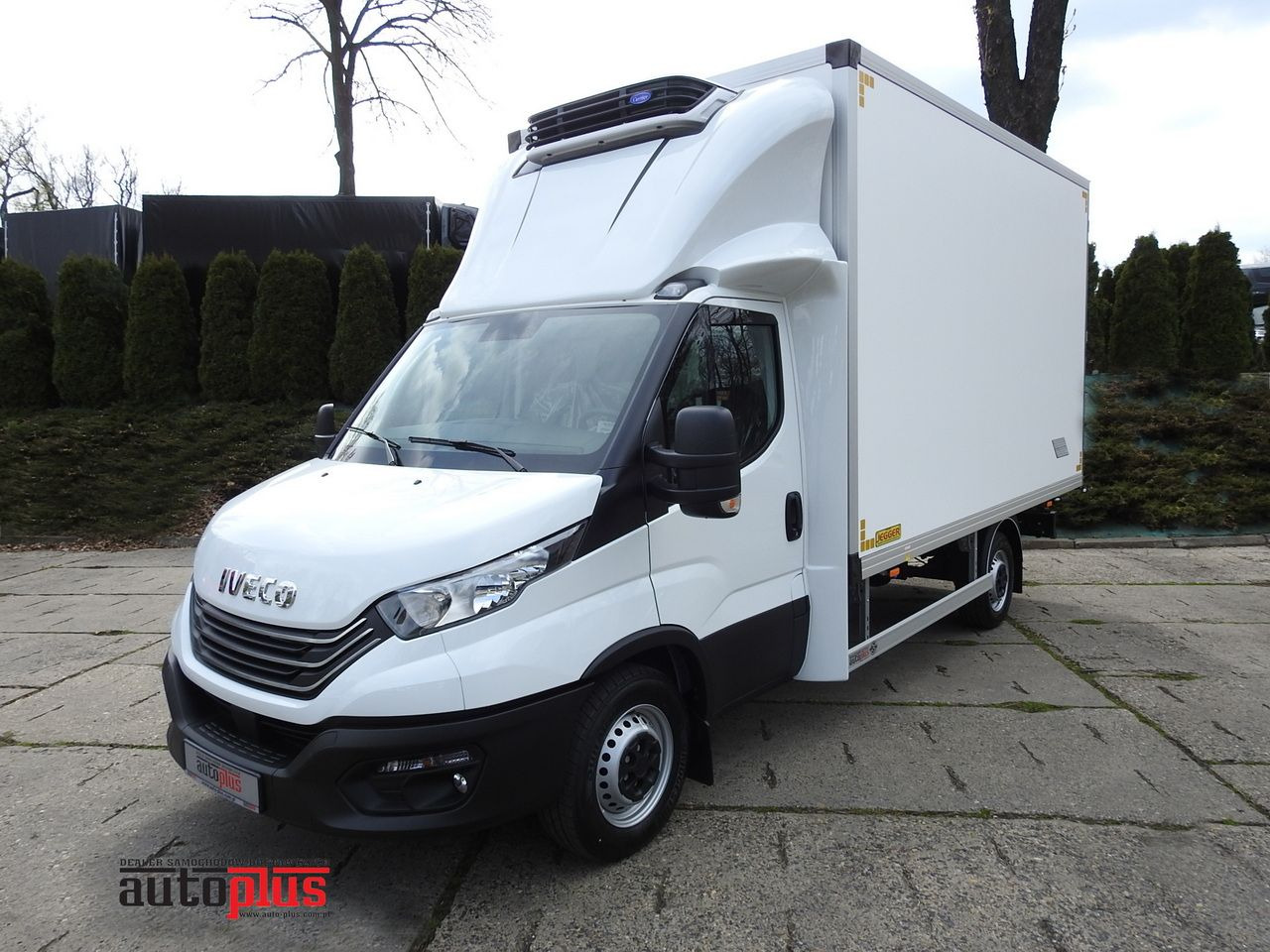 IVECO DAILY 35S16 NEW REGRIGERATOR BOX -10*C 8 PALLETS HEATING FUNCTION POWER SUPPLY 230V CRUISE CONTROL AIR CONDITIONING 160HP - Refrigerated delivery van: picture 1 IVECO DAILY 35S16 NEW REGRIGERATOR BOX -10*C 8 PALLETS HEATING FUNCTION POWER SUPPLY 230V CRUISE CONTROL AIR CONDITIONING 160HP - Refrigerated delivery van: picture 1