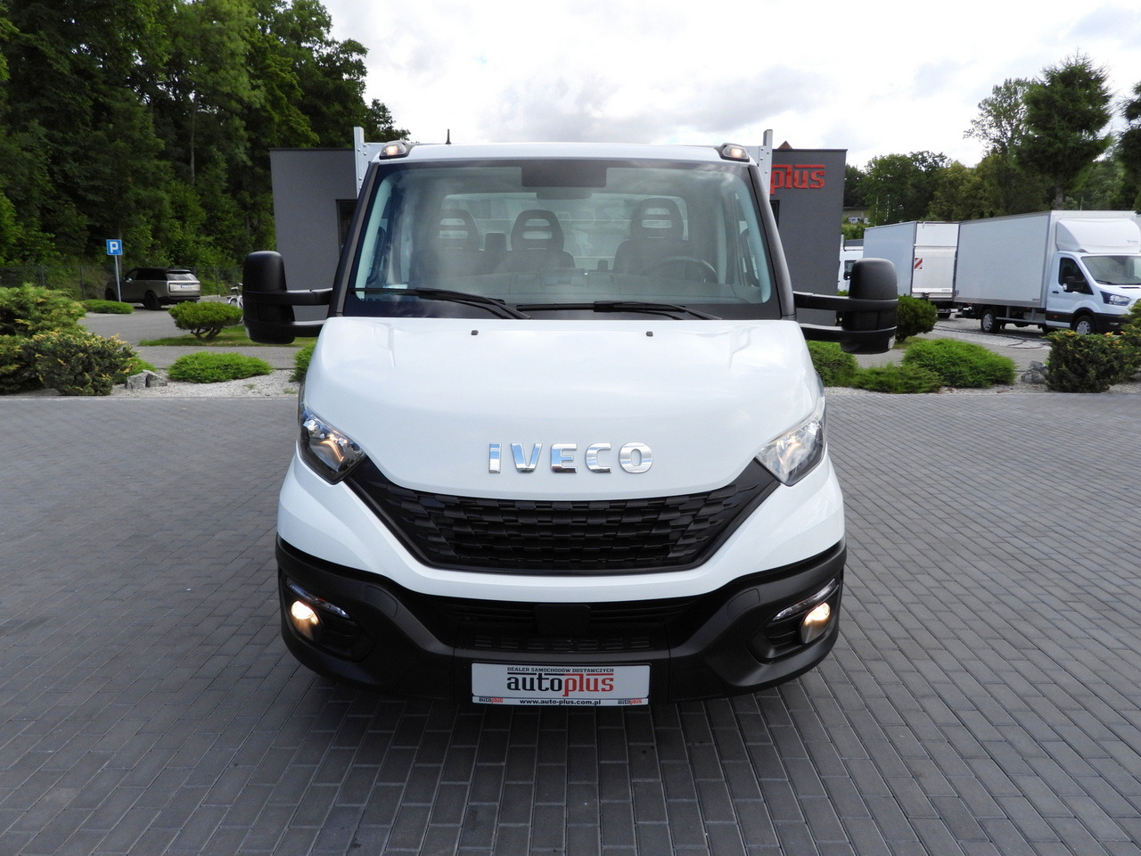 IVECO DAILY 35S16 STAKE BODY 10 PALLETS CRUISE CONTROL AIR CONDITIONING 160HP - Open body delivery van: picture 5 IVECO DAILY 35S16 STAKE BODY 10 PALLETS CRUISE CONTROL AIR CONDITIONING 160HP - Open body delivery van: picture 5