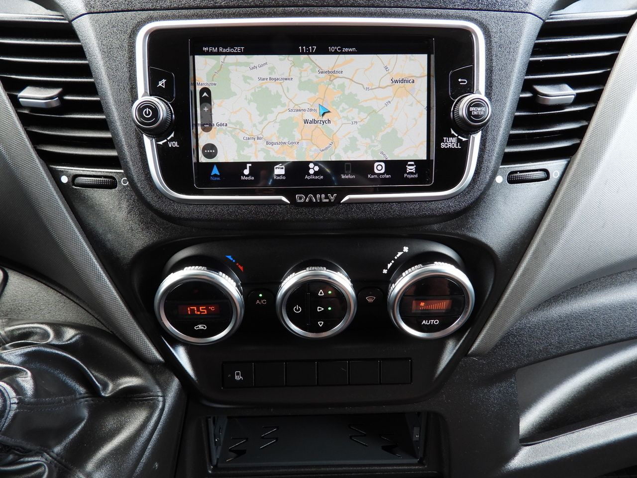 Closed box van IVECO DAILY 35S18 BOX LIFT 8 PALLETS WEBASTO CRUISE CONTROL NAVIGATION LED LIGHTS PNEUMATICS AIR CONDITIONING 180HP: picture 41 Closed box van IVECO DAILY 35S18 BOX LIFT 8 PALLETS WEBASTO CRUISE CONTROL NAVIGATION LED LIGHTS PNEUMATICS AIR CONDITIONING 180HP: picture 41