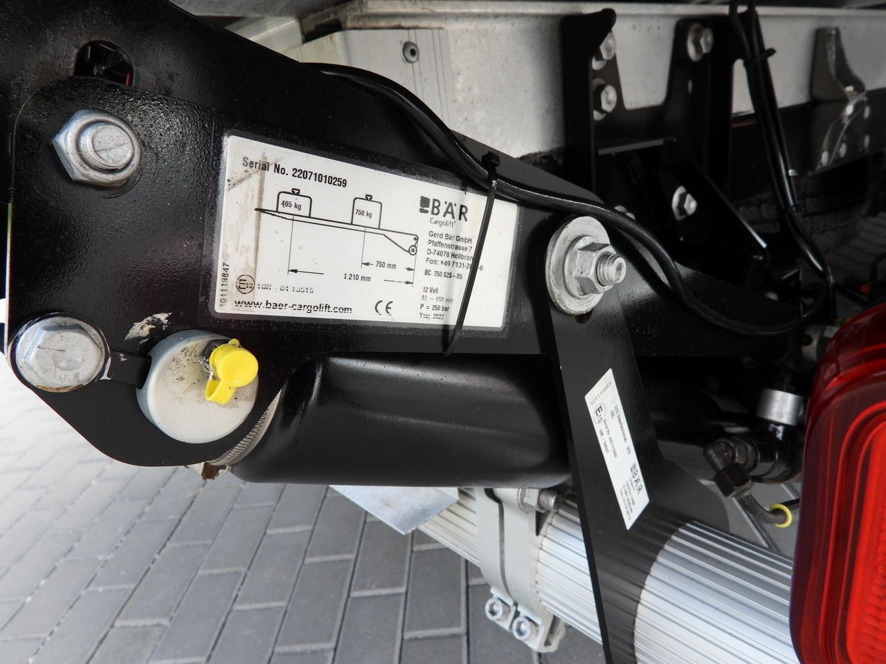 Closed box van IVECO DAILY 35S18 BOX LIFT 8 PALLETS WEBASTO CRUISE CONTROL NAVIGATION LED LIGHTS PNEUMATICS AIR CONDITIONING 180HP: picture 26 Closed box van IVECO DAILY 35S18 BOX LIFT 8 PALLETS WEBASTO CRUISE CONTROL NAVIGATION LED LIGHTS PNEUMATICS AIR CONDITIONING 180HP: picture 26