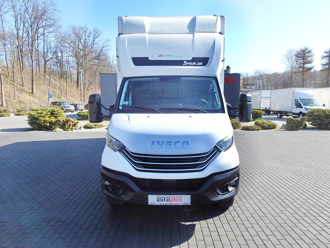 IVECO DAILY 70C18 BOX LIFT 14 PALLETS WEBASTO CRUISE CONTROL NAVIGATION LED LIGHTS TWIN WHEELS AIR CONDITIONING 180HP - Box truck: picture 5 IVECO DAILY 70C18 BOX LIFT 14 PALLETS WEBASTO CRUISE CONTROL NAVIGATION LED LIGHTS TWIN WHEELS AIR CONDITIONING 180HP - Box truck: picture 5
