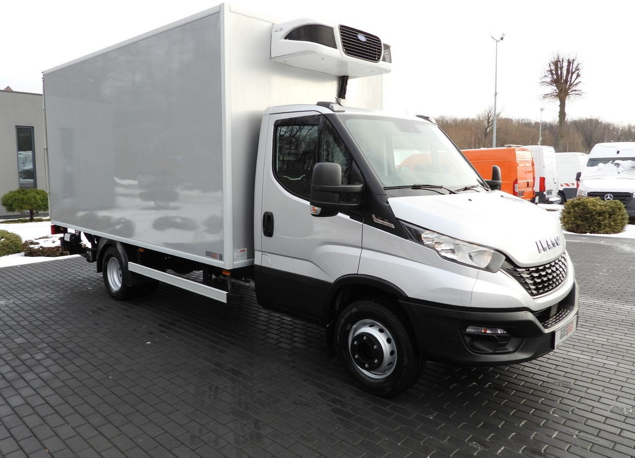 IVECO DAILY 72C18 REGRIGERATOR BOX -10*C LIFT 9 PALLETS POWER SUPPLY 230V CRUISE CONTROL NAVIGATION PNEUMATICS AUTOMATIC TRANSMISSION HI-MATIC TWIN WHEELS AIR CONDITIONING 180HP - Refrigerator truck: picture 4 IVECO DAILY 72C18 REGRIGERATOR BOX -10*C LIFT 9 PALLETS POWER SUPPLY 230V CRUISE CONTROL NAVIGATION PNEUMATICS AUTOMATIC TRANSMISSION HI-MATIC TWIN WHEELS AIR CONDITIONING 180HP - Refrigerator truck: picture 4